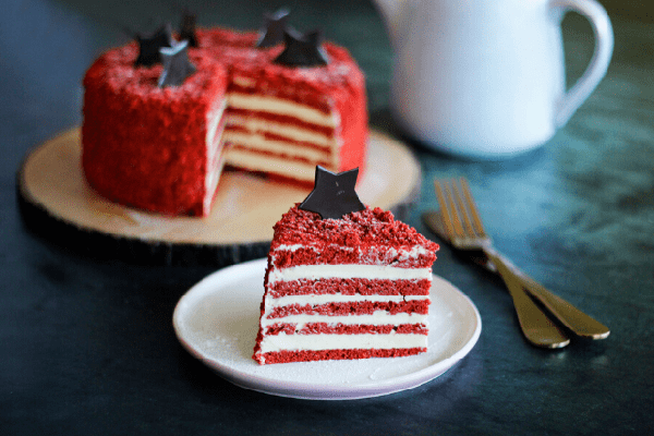 Layered Cake με κρέμα τυριού