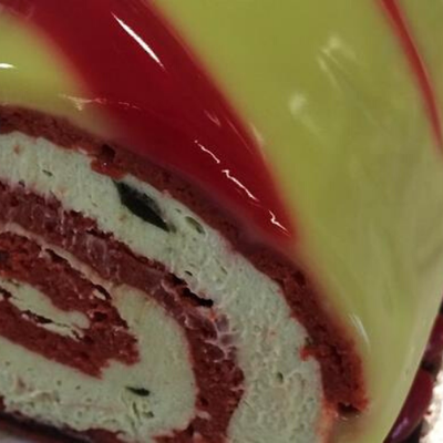 Κορμός Red Velvet με κρέμα φιστίκι