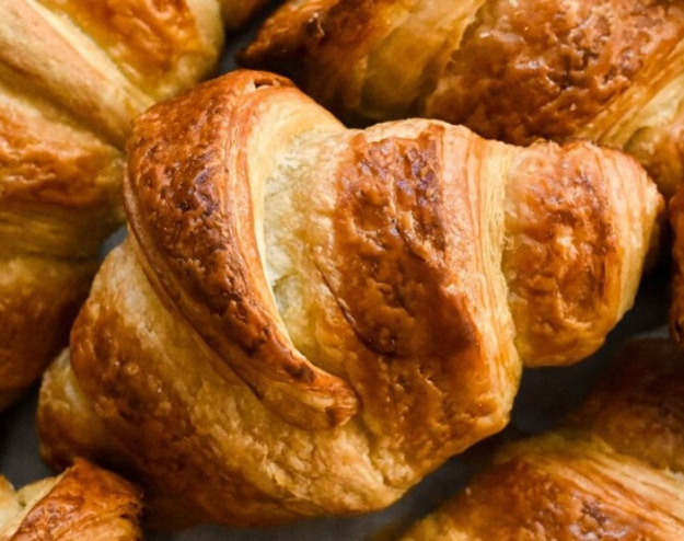 French croissant dough — English