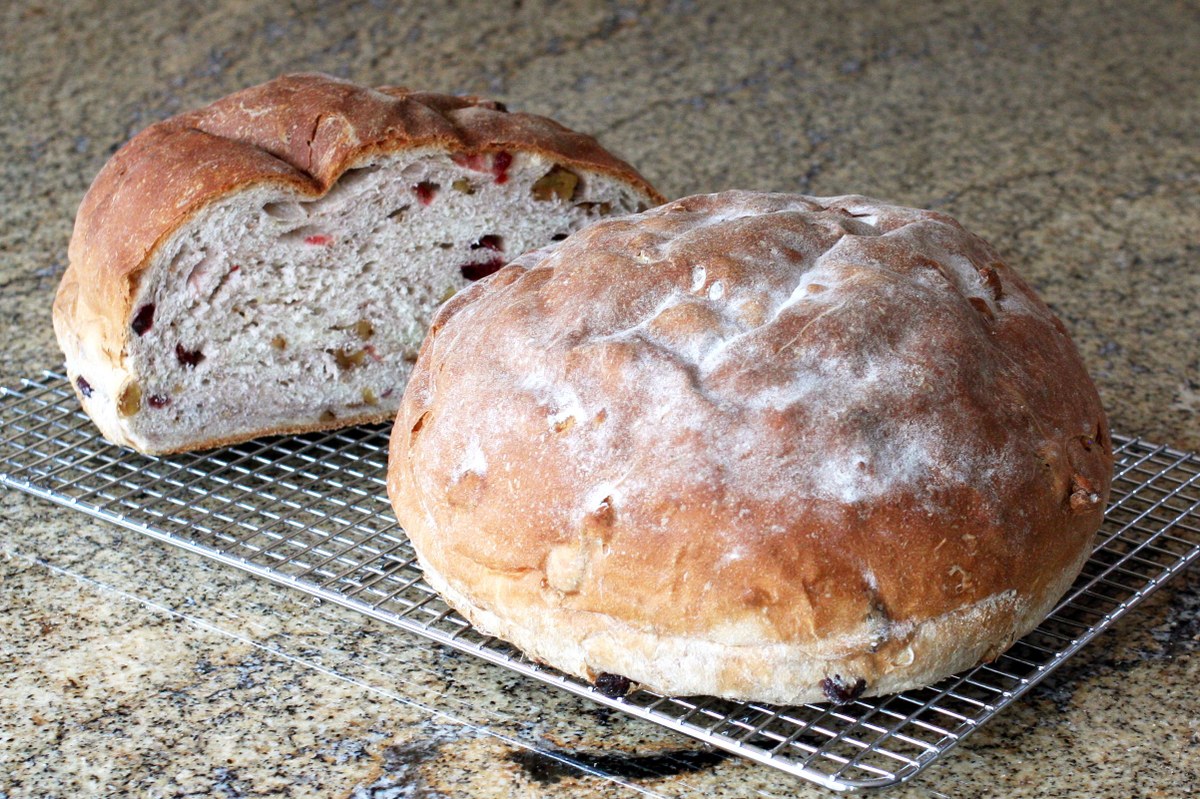 Fruit & nuts loaf — English