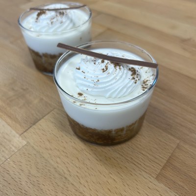 Walnut pie with panacotta