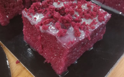 Forest fruit traybake