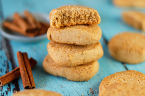 Vegan cinnamon biscuits