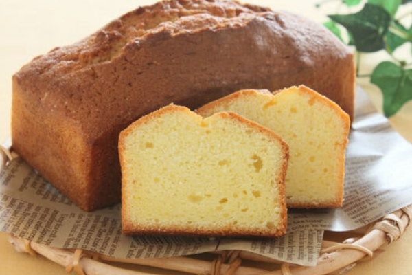 Moist vanilla cake