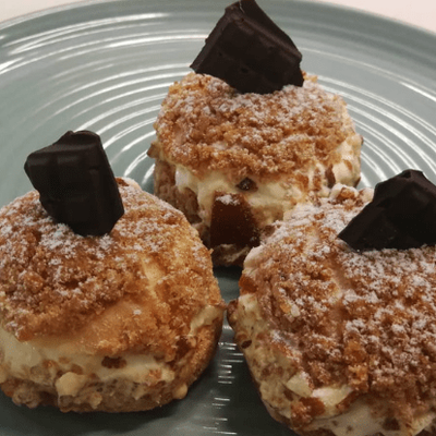 Choux filled with Crème d’ amour