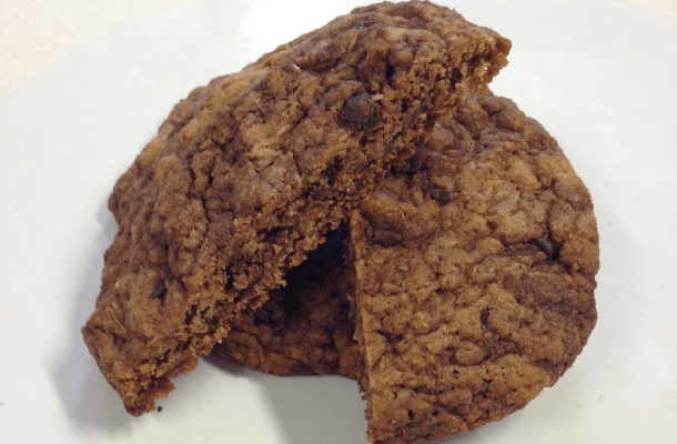Cereal Cookies with Crunchy Chocolate Sauce