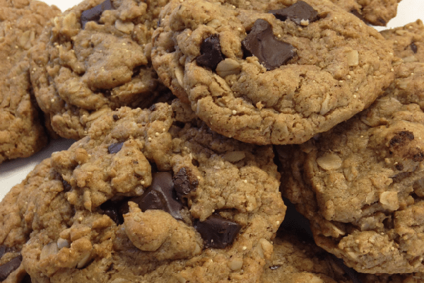 Cookies with Oat Flakes and Chocolate