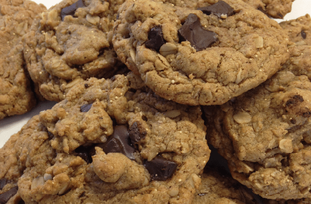 Cookies with Oat Flakes and Chocolate