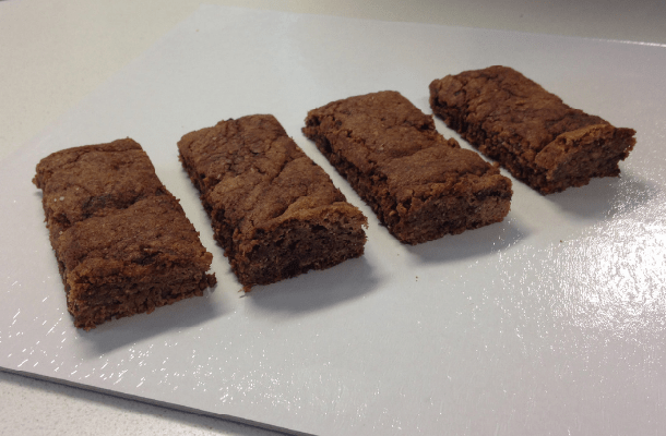 Cereal Bars with Crunchy Chocolate Sauce