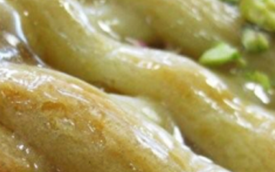Apple tart with cream