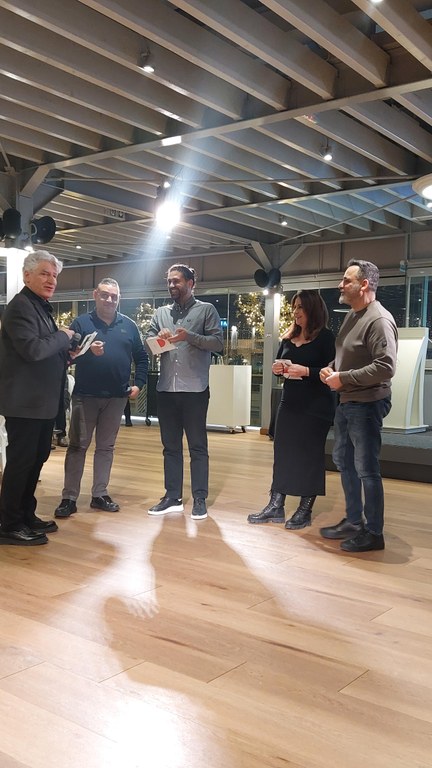 Τ. 198, Sefco Zeelandia, Νέα Είδηση (3).jpg